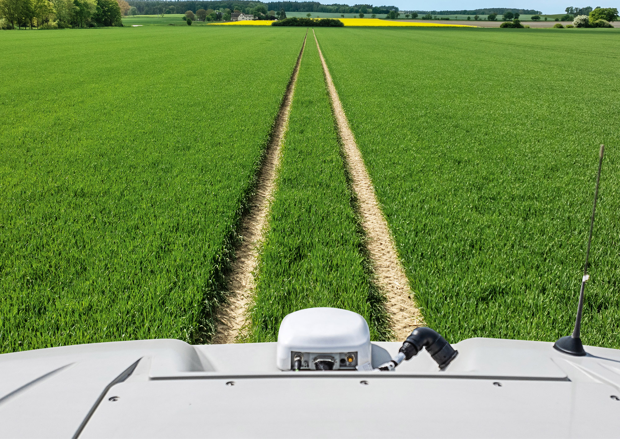 Receptor GPS Trimble NAV 900 (© AMAZONE: Pantera4504_d0_kw_DJI_20250502151021_1087_d1_250728_GO.jpg) GPS-Empfänger Trimble NAV 900