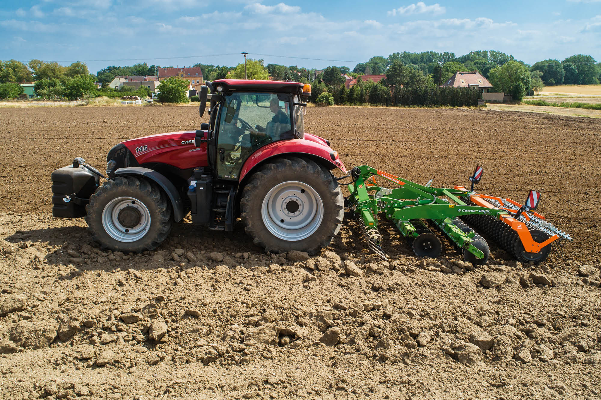 (© AMAZONE: CatrosPLUS3003special_CB_Case_d0_kw_DJI_1063_d1_221011_CMS.jpg)