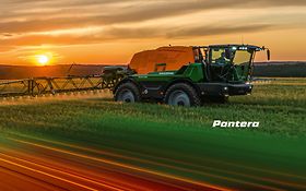 Pantera 7004 self-propelled sprayer