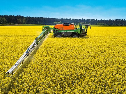 Pantera 4502 self-propelled sprayer