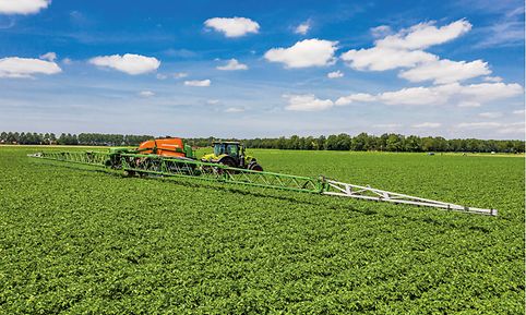 UX Super trailed sprayer