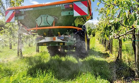 アマゾーネ　ZAーX　　 ZA-X mounted spreader